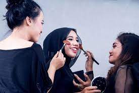 Rekomendasi Universitas dengan Jurusan Tata Rias dan Kecantikan di Indonesia